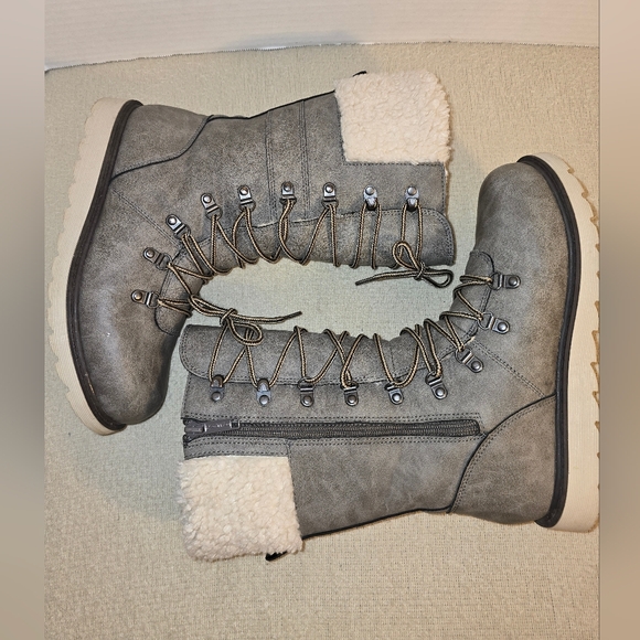 BearPaw Alaska Gray Women's Winter Lace-Up Boots size 8 - Picture 2 of 8